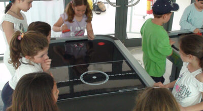AIR HOCKEY